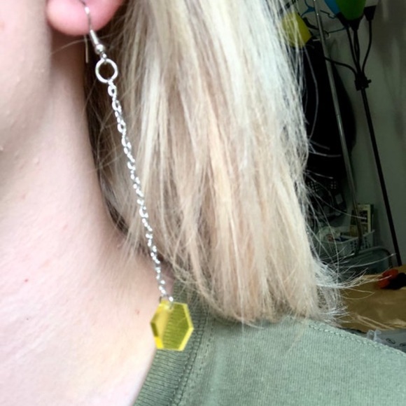 80's Inspired Retro Hexagon Yellow Earrings - Picture 4 of 4